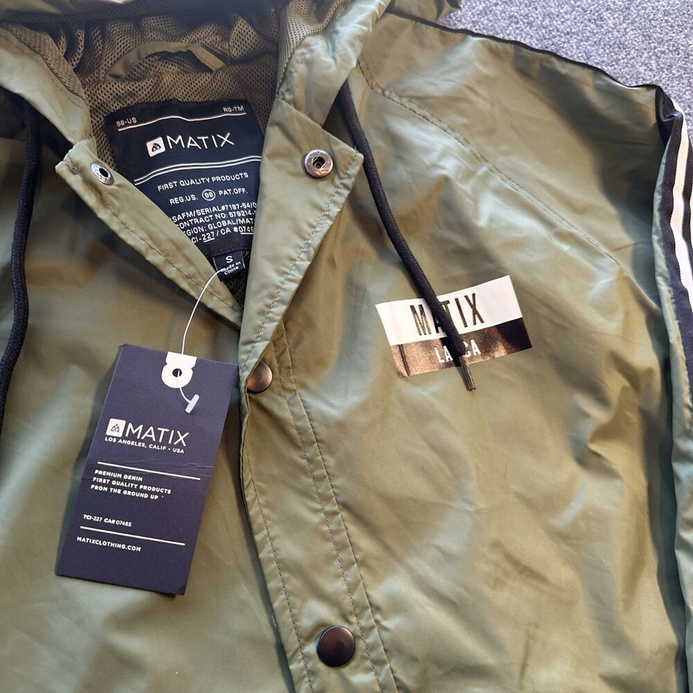MATIX Men’s Compton Surf Club Windbreaker Jacket Lightweight Size S Small NWT - Picture 2 of 7